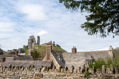 Corfe.Dorset. Birleşik Krallık. 17. 2023 Dorset 'teki Corfe Kalesi' nin kalıntılarının görüntüsü.