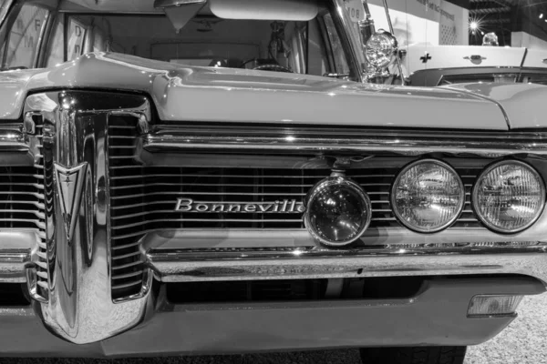Sparkford Somerset 2023 1968 Pontiac 우수한 구급차가 서머셋의 헤인즈 박물관을 — 스톡 사진