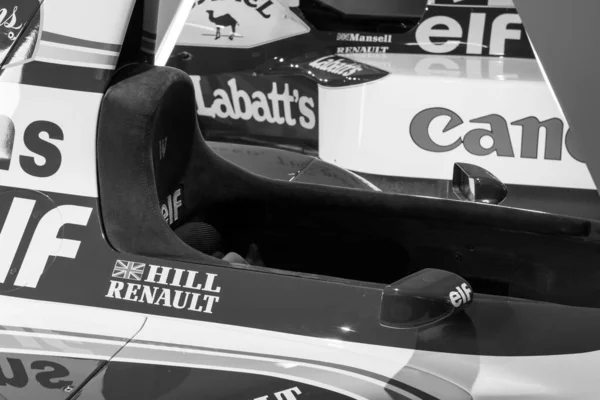 年3月26日在英国萨默塞特市的海恩斯汽车博物馆展出了1995年Damon Hill驾驶的一辆威廉姆斯Fw17型汽车 — 图库照片