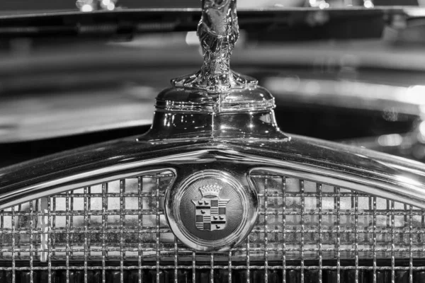 Sparkforset Somerset United Kingdom Марта 2023 Закрытие Значка Капота Cadillac — стоковое фото