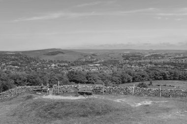 Buxton kasabasının tepesindeki Buxton Country Park 'tan görüntü