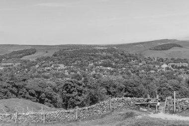 Buxton kasabasının tepesindeki Buxton Country Park 'tan görüntü