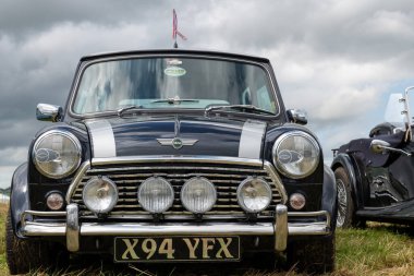 Low Ham.Somerset. Birleşik Krallık. 23 Temmuz 2023. 2000 'den Rover Mini Cooper Sport, Somerset buhar ve ülke gösterisinde.