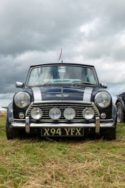 Low Ham.Somerset. Birleşik Krallık. 23 Temmuz 2023. 2000 'den Rover Mini Cooper Sport, Somerset buhar ve ülke gösterisinde.