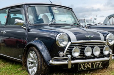 Low Ham.Somerset. Birleşik Krallık. 23 Temmuz 2023. 2000 'den Rover Mini Cooper Sport, Somerset buhar ve ülke gösterisinde.