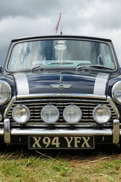 Low Ham.Somerset. Birleşik Krallık. 23 Temmuz 2023. 2000 'den Rover Mini Cooper Sport, Somerset buhar ve ülke gösterisinde.