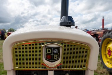 Low Ham.Somerset. Birleşik Krallık. 23 Temmuz 2023. David Brown logosu Somerset Buhar ve Ülke Fuarı 'nda gösterime hazır.