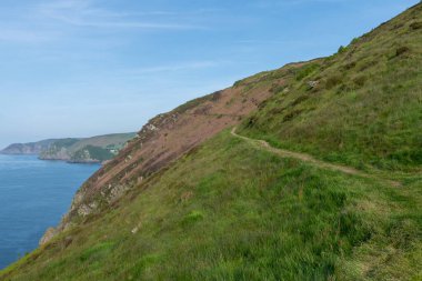 Devon 'daki Heddons Mouth' un güneybatı kıyı yolu manzarası
