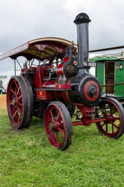 Low Ham.Somerset. Birleşik Krallık. 23 Temmuz 2023 - 1905 'te restore edilen Burrell çekici motoru King Sedgemoor, Somerset buhar ve ülke fuarında sergileniyor.