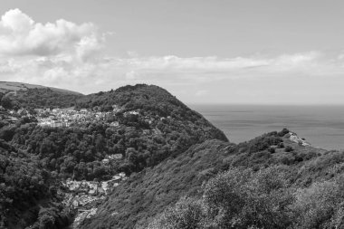 Devon 'daki Lynton ve Lynmouth Countisbury Hill' deki Beacon Tor 'dan görüntü