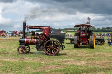 Low Ham.Somerset. Birleşik Krallık. 23 Temmuz 2023 'te Somerset buhar ve ülke fuarında yenilenmiş bir çekici motor sergileniyor.