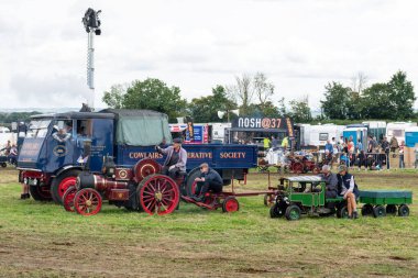 Low Ham.Somerset. Birleşik Krallık. 23 Temmuz 2023 Yenilenmiş çekme motorları Somerset buhar ve ülke fuarında sergileniyor.
