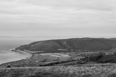 Bossington sahilindeki Porlock Tepesi 'nin tepesinden ve Exmoor Ulusal Parkı' ndaki Hurlstone Point 'ten görüntü