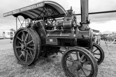 Low Ham.Somerset. Birleşik Krallık. 23 Temmuz 2023 - 1905 'te restore edilen Burrell çekici motoru King Sedgemoor, Somerset buhar ve ülke fuarında sergileniyor.