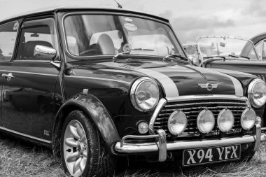 Low Ham.Somerset. Birleşik Krallık. 23 Temmuz 2023. 2000 'den Rover Mini Cooper Sport, Somerset buhar ve ülke gösterisinde.