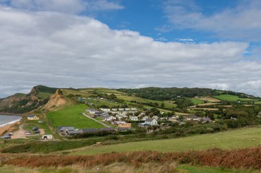 Dorset 'teki Jurassic kıyı şeridindeki Throncombe Beacon' ın manzara fotoğrafı.