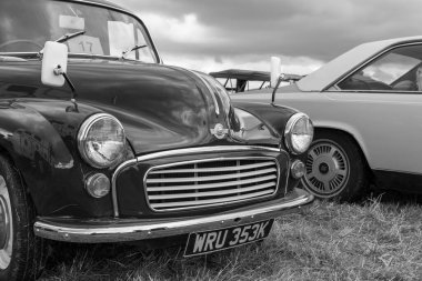 Low Ham.Somerset. Birleşik Krallık. 23 Temmuz 2023 - 1971 Morris Minor minibüsü Somerset buhar ve ülke fuarında sergileniyor.