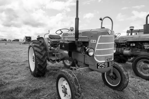 Low Ham.Somerset. Birleşik Krallık. 23 Temmuz 2023 'te restore edilen Allis Chalmers ED 40, Somerset buhar ve ülke fuarında sergileniyor.