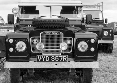 Low Ham.Somerset.Birleşik Krallık. 23 Temmuz 2023.A 1976 'dan 3 Serisi Land Rover Somerset buhar ve ülke fuarında sergileniyor.