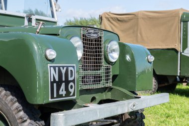 Drayton. Somerset. Birleşik Krallık. 19 Ağustos 2023.A restore edilmiş serisi 1 Land Rover 1952 'den Dünden kalma bir çiftçilik etkinliğinde sergileniyor.