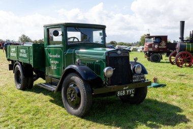 Drayton. Somerset. Birleşik Krallık. 19 Ağustos 2023 1934 'ten kalma Guy Wolf kamyonu Dünden kalma bir çiftçilik etkinliğinde sergileniyor.