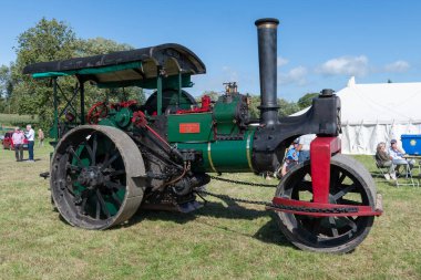 Drayton. Somerset. Birleşik Krallık. 19 Ağustos 2023.An Aveling ve Porter 10 tonluk yol silindiri. 1902 'den Trundle.