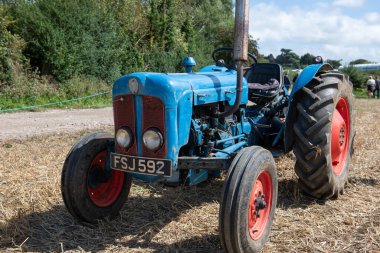Drayton. Somerset. Birleşik Krallık. 19 Ağustos 2023 Fordson Dexta Dünden kalma bir çiftçilik etkinliğinde sergileniyor.