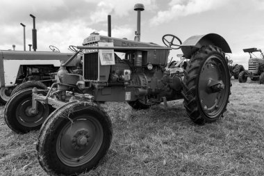 Low Ham.Somerset. Birleşik Krallık. 23 Temmuz 2023. 1938 'den kalma restore edilmiş Vaka Modeli RC, Somerset buhar ve ülke fuarında sergileniyor.