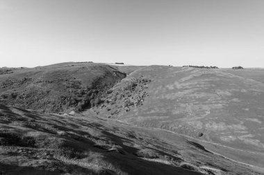 Thorpe Bulutu 'nun tepesinden Dovedale Tepesi' ne bak.