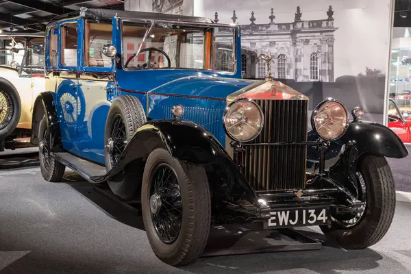 Sparkford. Somerset. Birleşik Krallık. 7 Ocak 2024 Rolls Royce Phantom 2 Sedanca Deville, 1930 'dan itibaren Haynes Motor Müzesi' nde sergilenecek.