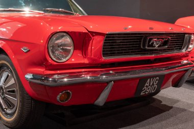 Sparkford. Somerset. Birleşik Krallık. 7 Ocak 2024.A 1966 Ford Mustang, Somerset Haynes Motor Müzesi 'nde sergileniyor.