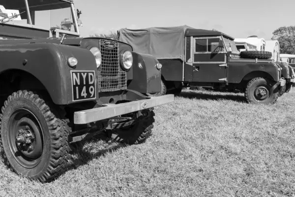 Drayton. Somerset. Birleşik Krallık. 19 Ağustos 2023.A restore edilmiş serisi 1 Land Rover 1952 'den Dünden kalma bir çiftçilik etkinliğinde sergileniyor.