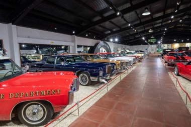 Sparkford. Somerset. Birleşik Krallık. 7 Ocak 2024 Klasik Amerikan arabaları seçimi Somerset Haynes Motor Müzesi 'nde sergilenmektedir.