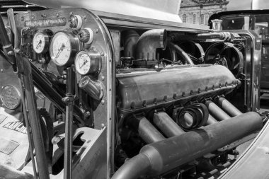 Sparkford. Somerset. Birleşik Krallık. 7 Ocak 2024. Gösterge paneli ve 27 litrelik Rolls Royce motoru ile Somerset 'teki Haynes Motor Müzesi' nde 2001 Manchester Special.