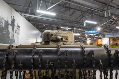 Bovington. Dorset. Birleşik Krallık. 8 Ağustos 2023. Sherman Yengeç Tankı Dorset 'teki Tank Müzesi' nde sergileniyor.