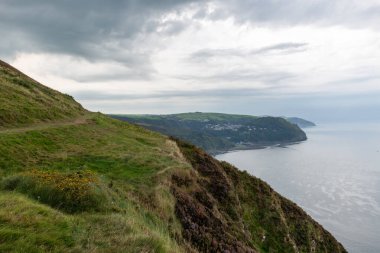 Devon 'daki Lynton ve Lynmouth Countisbury Hill' den görüntü