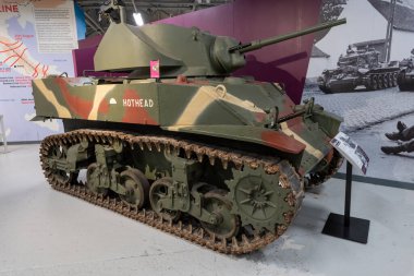 Bovington. Dorset. Birleşik Krallık. 8 Ağustos 2023. Dorset 'teki Tank Müzesi' nde M5A1 Stuart tankı sergileniyor.