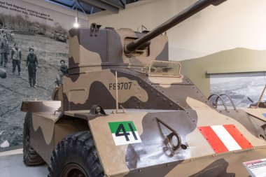 Bovington. Dorset. Birleşik Krallık. 8 Ağustos 2023. Dorset 'teki Tank Müzesi' nde bir zırhlı araç sergileniyor.