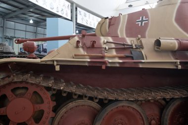 Bovington. Dorset. Birleşik Krallık. 8 Ağustos 2023. Dünya 'dan bir Alman Panter Tankı Dorset' teki Tank Müzesi 'nde sergileniyor.
