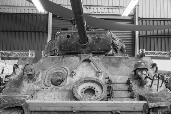 Bovington. Dorset. Birleşik Krallık. 8 Ağustos 2023. Filmdeki Sherman M4A2 tankı Dorset 'teki Tank Müzesi' nde sergileniyor.