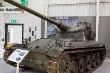 Bovington. Dorset. Birleşik Krallık. 25 Şubat 2024. Bir Amx 13 hafif tank Dorset 'teki Tank Müzesi' nde sergileniyor.