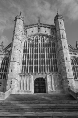 Windsor.Berkshire. Birleşik Krallık. 2 Aralık 2022 Batı Cephesi Saint Georges Şapeli 'nin fotoğrafı. Windsor Kalesi' nde.