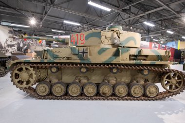 Bovington. Dorset. Birleşik Krallık. 25 Şubat 2024 İkinci Dünya Savaşı 'ndan kalma Panzer 4 tankı Dorset' teki Tank Müzesi 'nde sergileniyor.