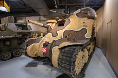 Bovington. Dorset. Birleşik Krallık. 25 Şubat 2024 İkinci Dünya Savaşı 'ndan kalma bir M3 Grant tankı Dorset' teki Tank Müzesi 'nde sergileniyor.