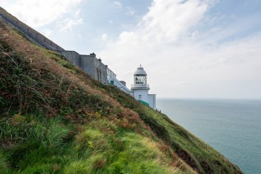 Foreland deniz fenerinin fotoğrafı Kuzey Devon sahilindeki Foreland Point 'te.