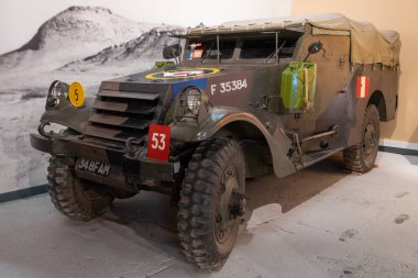 Bovington. Dorset. Birleşik Krallık. 25 Şubat 2024. Dünya Savaşı 'ndan kalma bir Beyaz İzci arabası Dorset' teki Tank Müzesi 'nde sergileniyor.