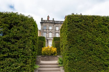 Biddulph.Staffordshire. Birleşik Krallık. 1 Haziran 2023. Biddulph Grange bahçesindeki Viktorya dönemi konağının fotoğrafı.