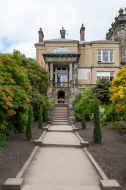 Biddulph.Staffordshire. Birleşik Krallık. 1 Haziran 2023. Biddulph Grange bahçesindeki Viktorya dönemi konağının fotoğrafı.