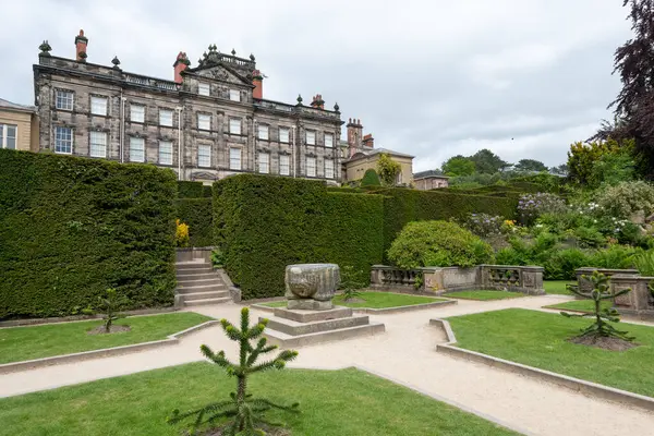 Biddulph.Staffordshire. Birleşik Krallık. 1 Haziran 2023. Biddulph Grange bahçesindeki Viktorya dönemi konağının fotoğrafı.