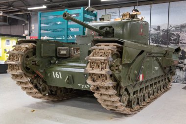 Bovington. Dorset. Birleşik Krallık. 25 Şubat 2024. Dünya Savaşı 'ndan kalma bir Churchill 4 tankı Dorset' teki Tank Müzesi 'nde sergileniyor.